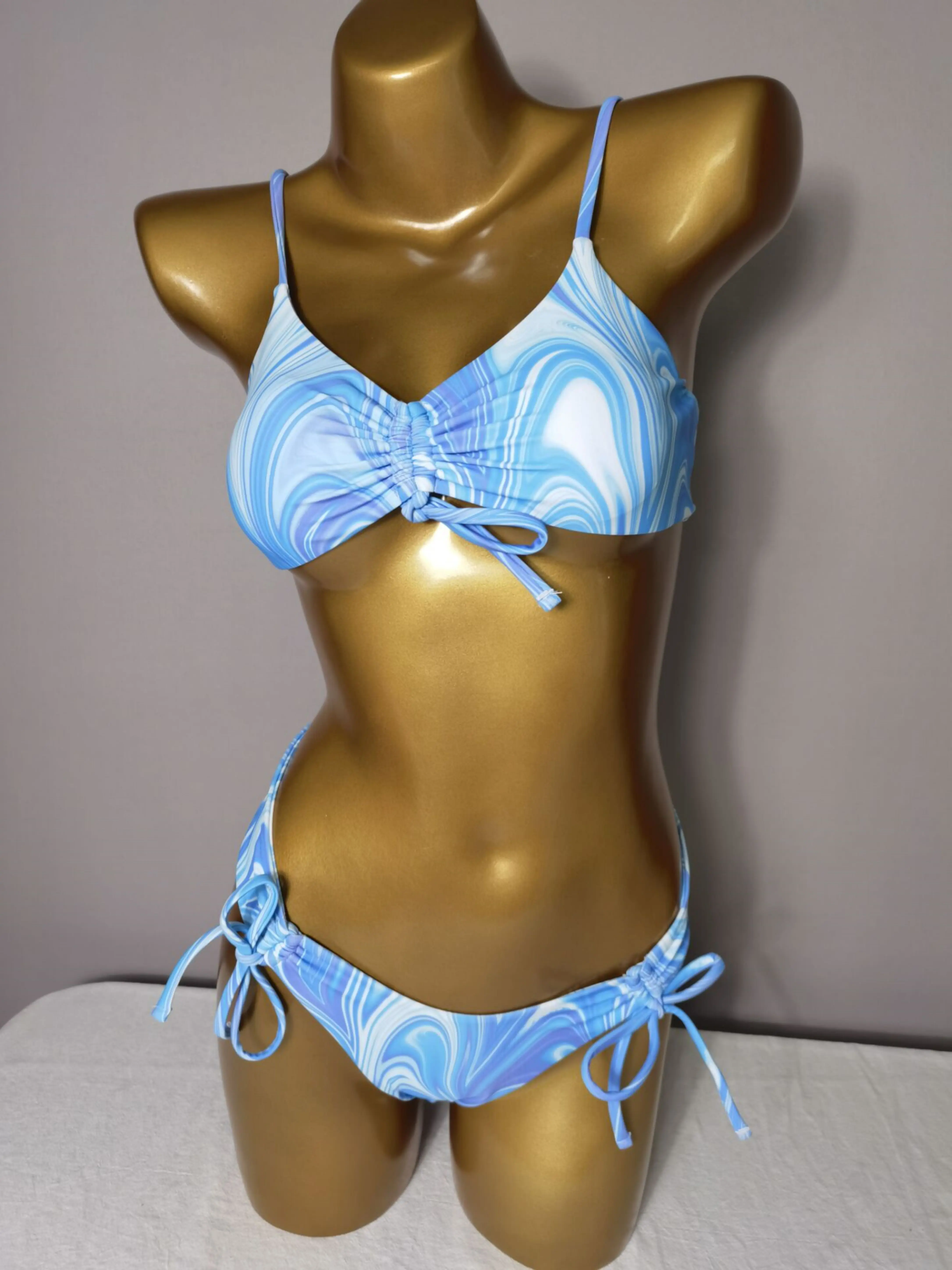 2022 brazilian Water ripple printing bikinis swimwear designer bikini women swimwear
2022 brazilian Water ripple printing bikinis swimwear designer bikini women swimwear