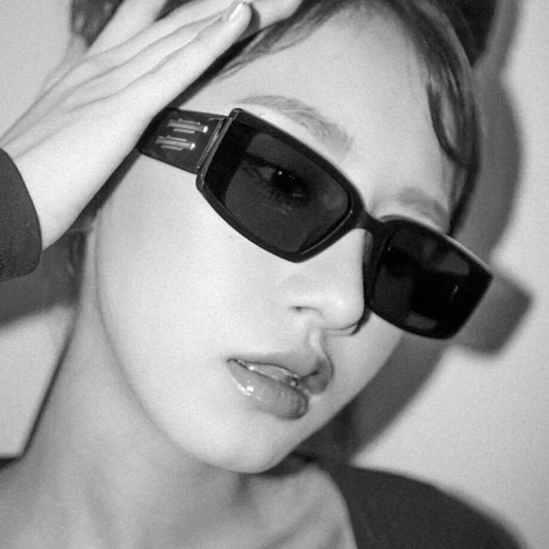 Vintage Design Luxury Small Frame Sunglasses Men Women Fashion Square Sun Glasses Shades UV400
Vintage Design Luxury Small Frame Sunglasses Men Women Fashion Square Sun Glasses Shades UV400
