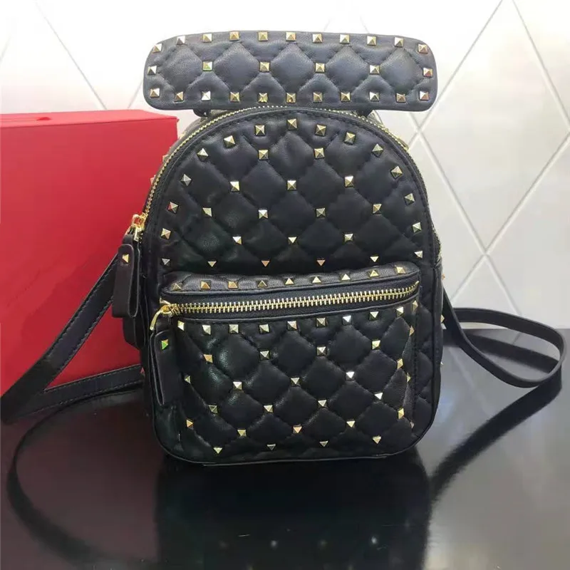 Fashion backpack Diamond nail schoolbag versatile lady backpack casual handbag Student schoolbag travel single shoulder bag
Fashion backpack Diamond nail schoolbag versatile lady backpack casual handbag Student schoolbag travel single shoulder bag