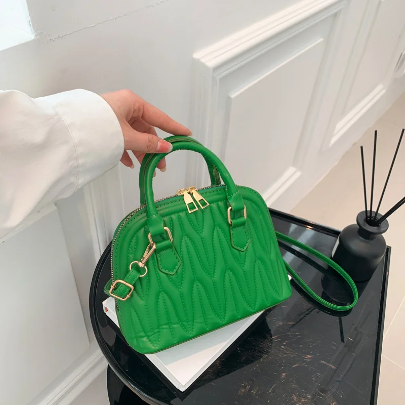 Luxury Female Handbag Embroidered Folds Leather Shoulder Bags Handbag Brand Design Crossbody Shell Bag Female
Luxury Female Handbag Embroidered Folds Leather Shoulder Bags Handbag Brand Design Crossbody Shell Bag Female