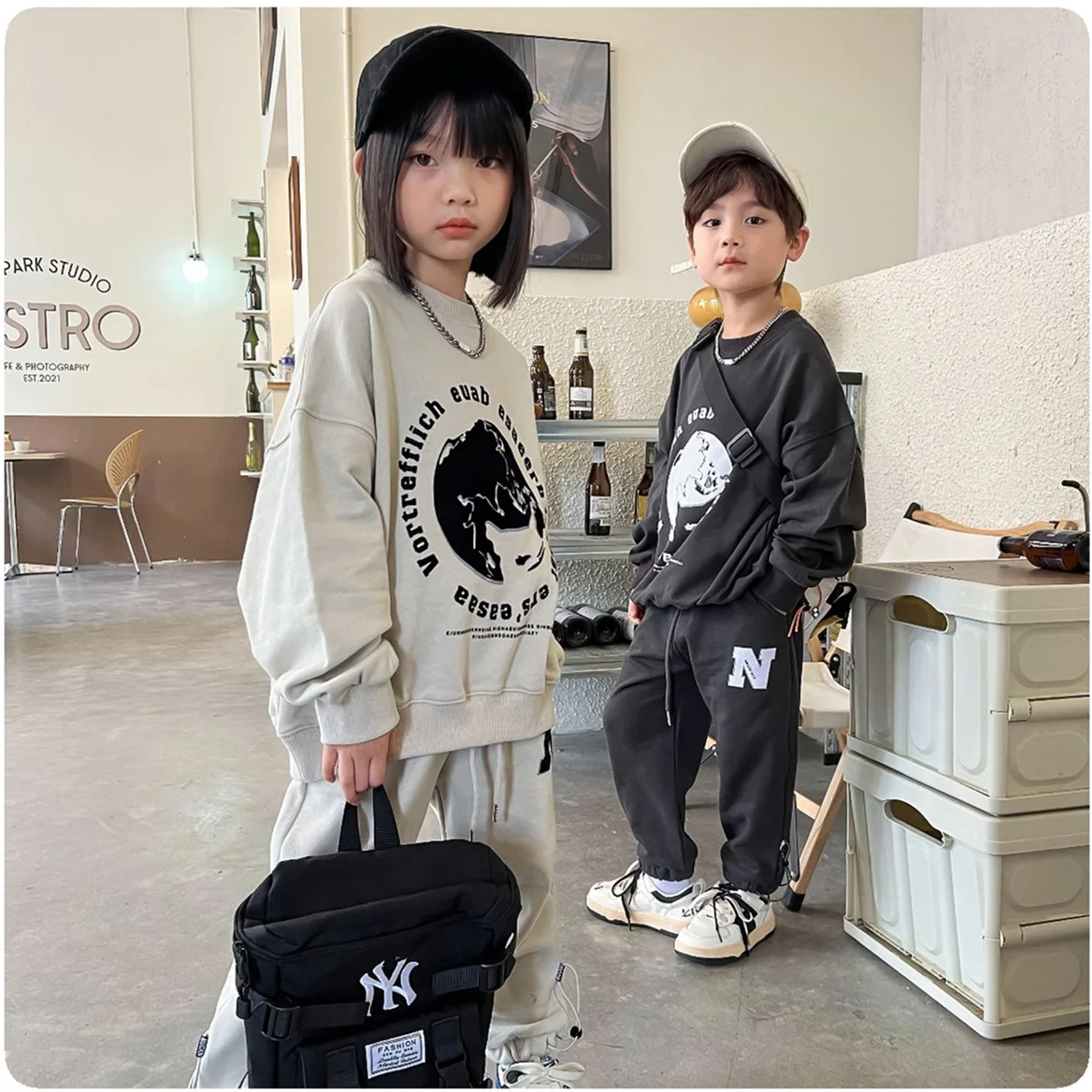 2022 Autumn Boys Girls Clothes Sets Children's Suit Kids Long-sleeved Hooded Cotton Sweatshirt Pants Suits Clothing Outfits
2022 Autumn Boys Girls Clothes Sets Children's Suit Kids Long-sleeved Hooded Cotton Sweatshirt Pants Suits Clothing Outfits
