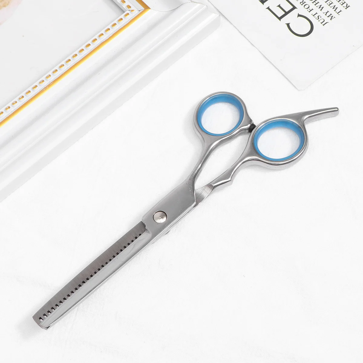 1pcs Hair Scissors Professional Hair Thinning Hairdressing Hair Cutting Tool Shears
1pcs Hair Scissors Professional Hair Thinning Hairdressing Hair Cutting Tool Shears