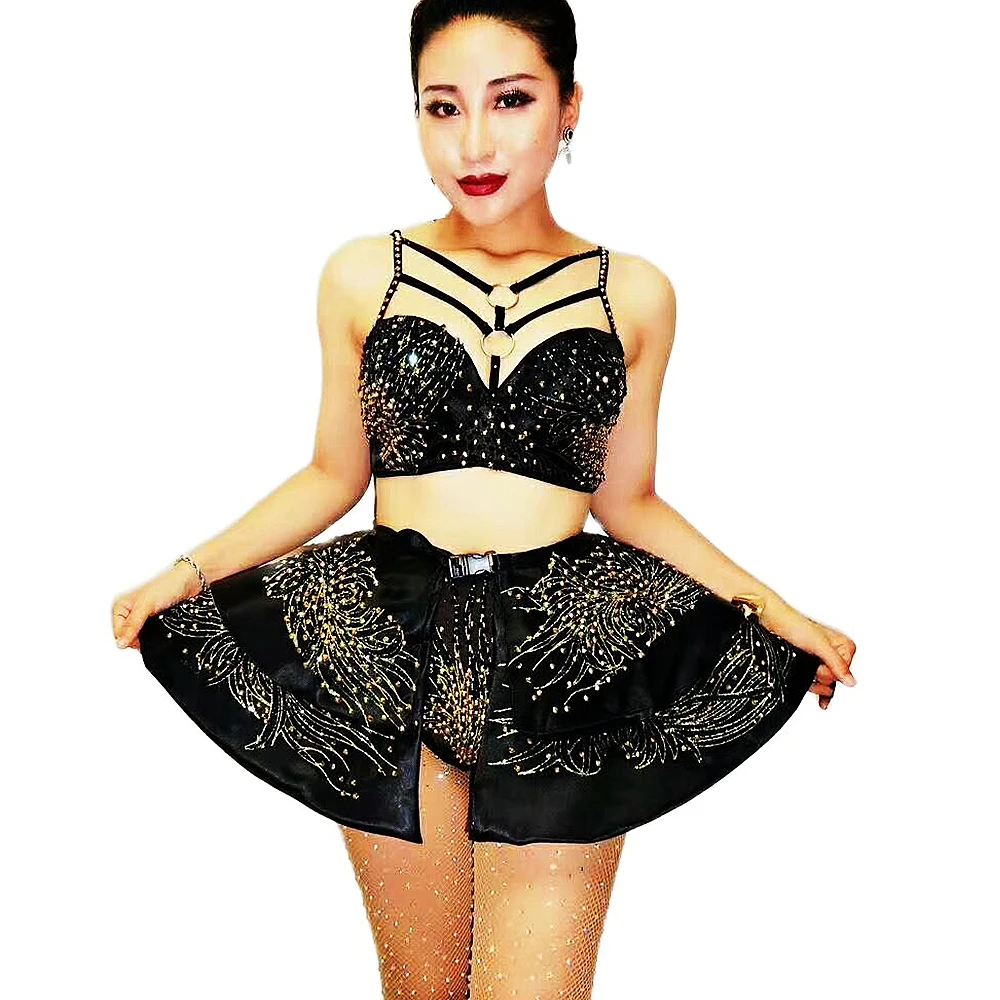 Shining Rhinestones Pattern Printing Black Cascading Ruffle Bikini Three-Piece Suit Women Nightclub Dance Show Wear Stage Outfit
Shining Rhinestones Pattern Printing Black Cascading Ruffle Bikini Three-Piece Suit Women Nightclub Dance Show Wear Stage Outfit