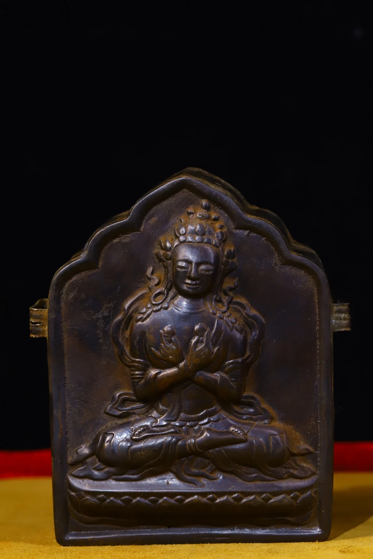 5"Tibetan Temple Collection Old Bronze Vajrasattva Void Bodhisatt Buddhist Niche Gawu Box Amulet Dharma hanging panel Town House
5"Tibetan Temple Collection Old Bronze Vajrasattva Void Bodhisatt Buddhist Niche Gawu Box Amulet Dharma hanging panel Town House