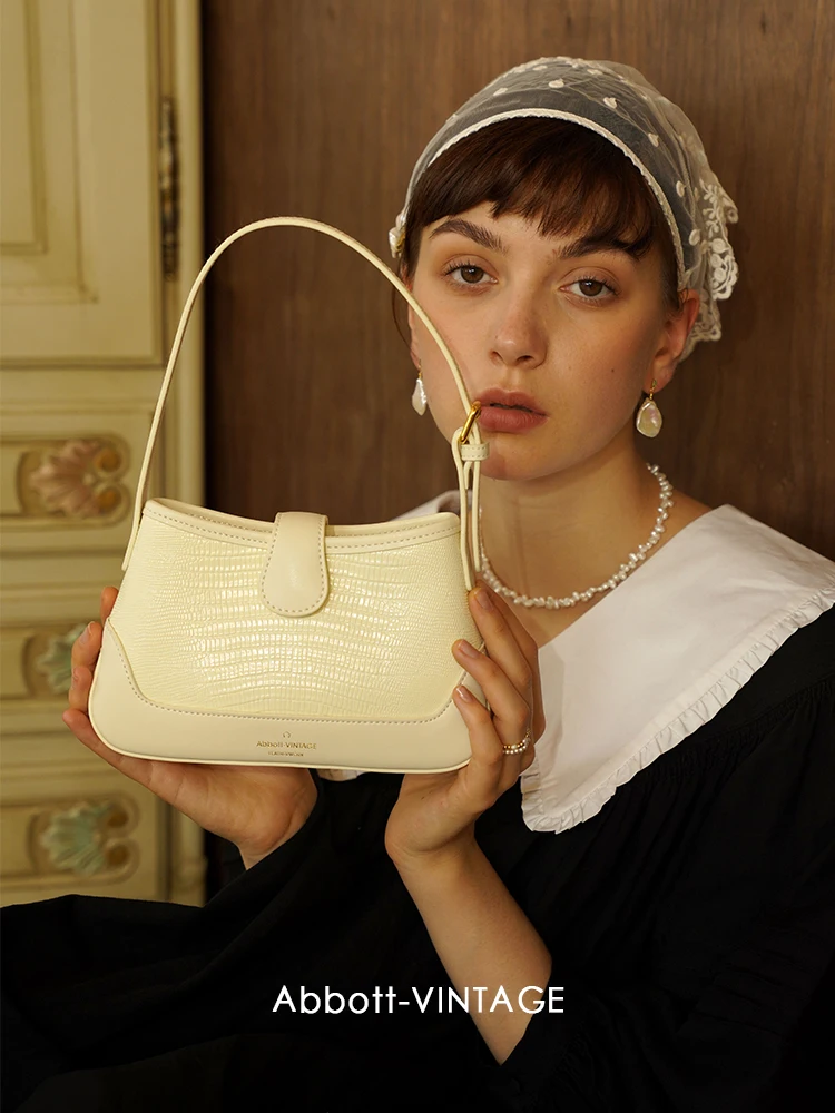New small group little grandma bag retro underarm bag leather slung small bag women's bag 2022 new product
New small group little grandma bag retro underarm bag leather slung small bag women's bag 2022 new product