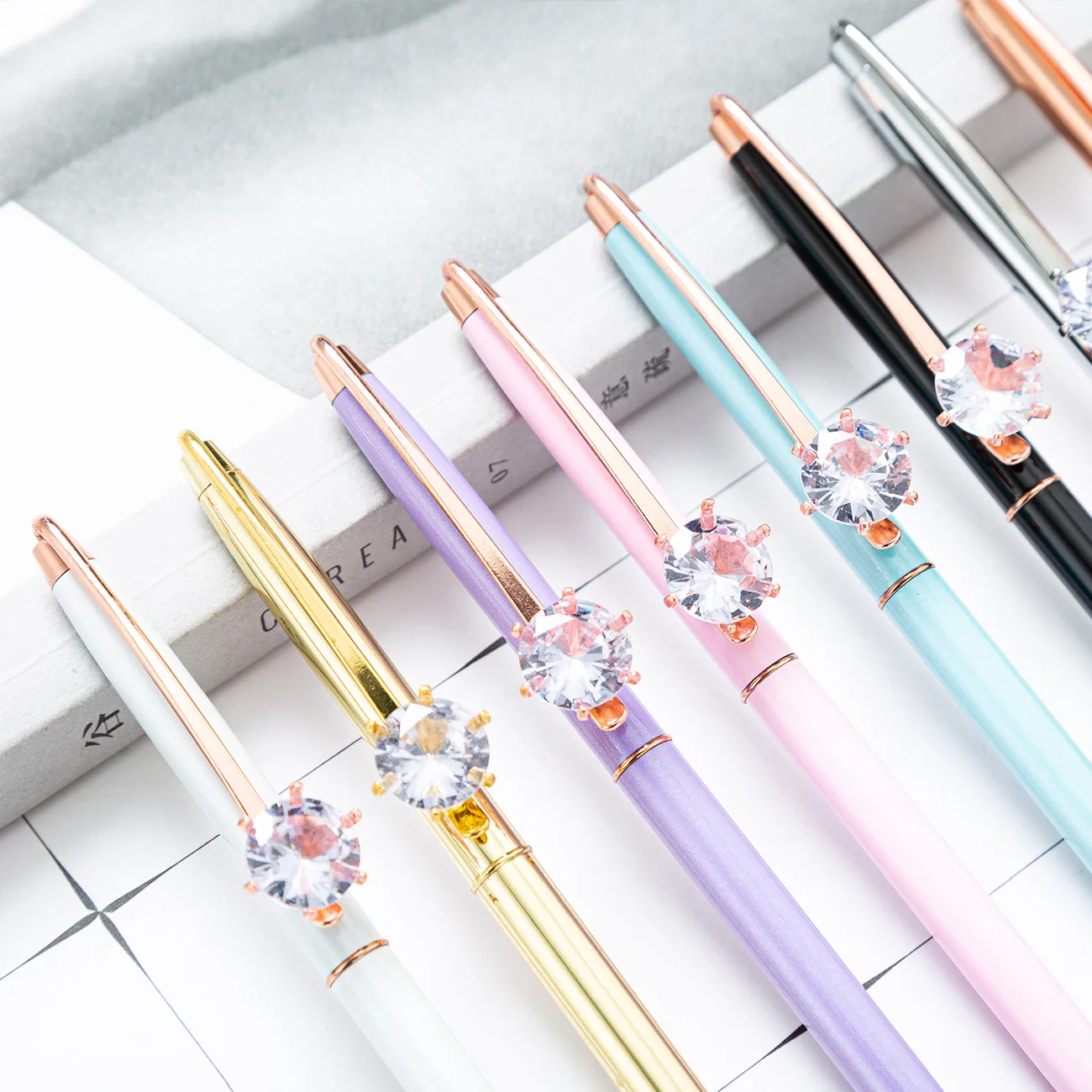 16pcs Diamond Pen Diamond Ballpoint Pen Black Ink Shiny Pen Crystal Metal Pen Diamond Shiny Pens
16pcs Diamond Pen Diamond Ballpoint Pen Black Ink Shiny Pen Crystal Metal Pen Diamond Shiny Pens