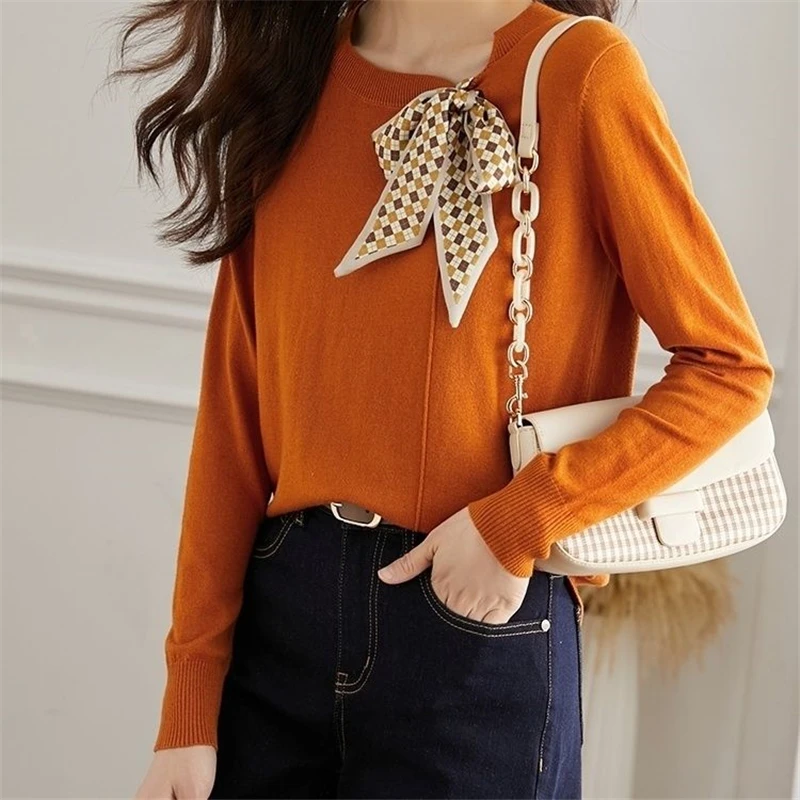 Spring New Elegant Fashion Chic Bow Silk Scarf Slim Pullover Knitwear Women Casual Long Sleeve Sweet Sweater Top Female Clothing
Spring New Elegant Fashion Chic Bow Silk Scarf Slim Pullover Knitwear Women Casual Long Sleeve Sweet Sweater Top Female Clothing
