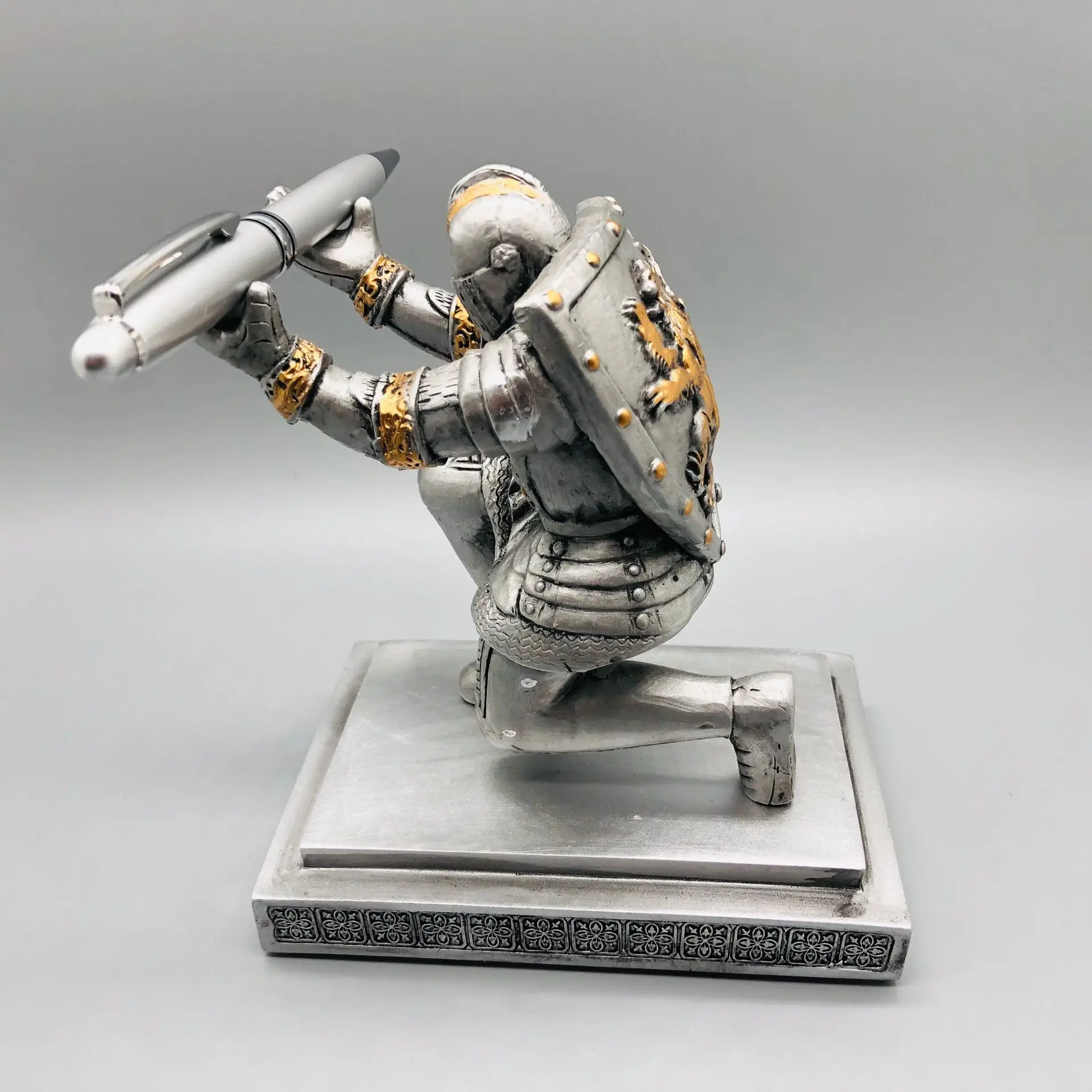Executive Soldier Shield Knight Pen Holder Creative Mobile Phone Holder Pen Holder Riding Officer Creative Pen Holder
Executive Soldier Shield Knight Pen Holder Creative Mobile Phone Holder Pen Holder Riding Officer Creative Pen Holder