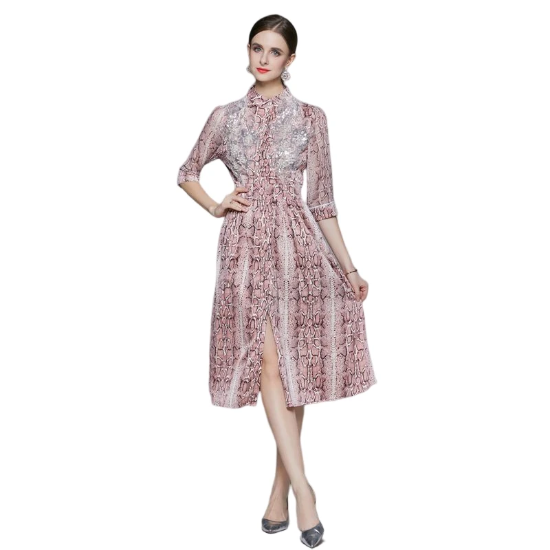 Женское однобортное платье-миди с воротником-стойкой и принтом
Женское однобортное платье-миди с воротником-стойкой и принтом