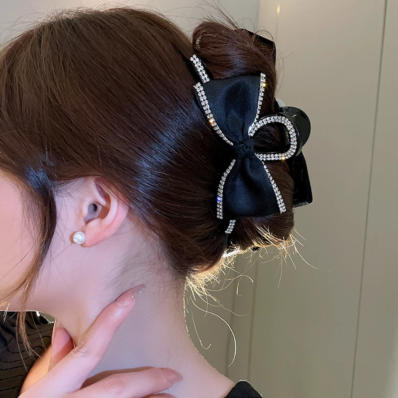 DREJEW Heart Shape Rhinestone Streamer Hair Claws Black Bowknot Anniversary Headwear Accessories Bridesmaid Claw Clip Gifts
DREJEW Heart Shape Rhinestone Streamer Hair Claws Black Bowknot Anniversary Headwear Accessories Bridesmaid Claw Clip Gifts