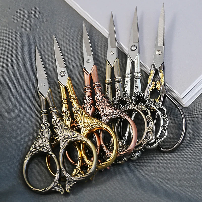 1Pc Lily Pattern Design European Retro Professional Sewing Scissors Sewing Supplies Golden Scissors Antique Scissors New Sale 
1Pc Lily Pattern Design European Retro Professional Sewing Scissors Sewing Supplies Golden Scissors Antique Scissors New Sale