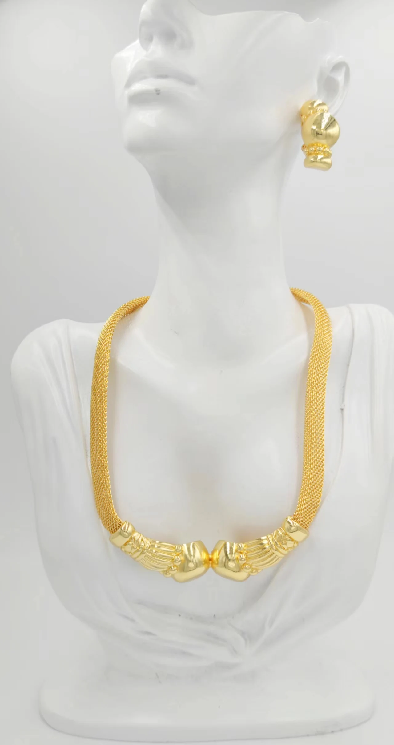 2022 Dubai 24K Gold Full Diamond Jewelry Set Middle East India Necklace Earrings Two Sets Spot Wholesale
2022 Dubai 24K Gold Full Diamond Jewelry Set Middle East India Necklace Earrings Two Sets Spot Wholesale