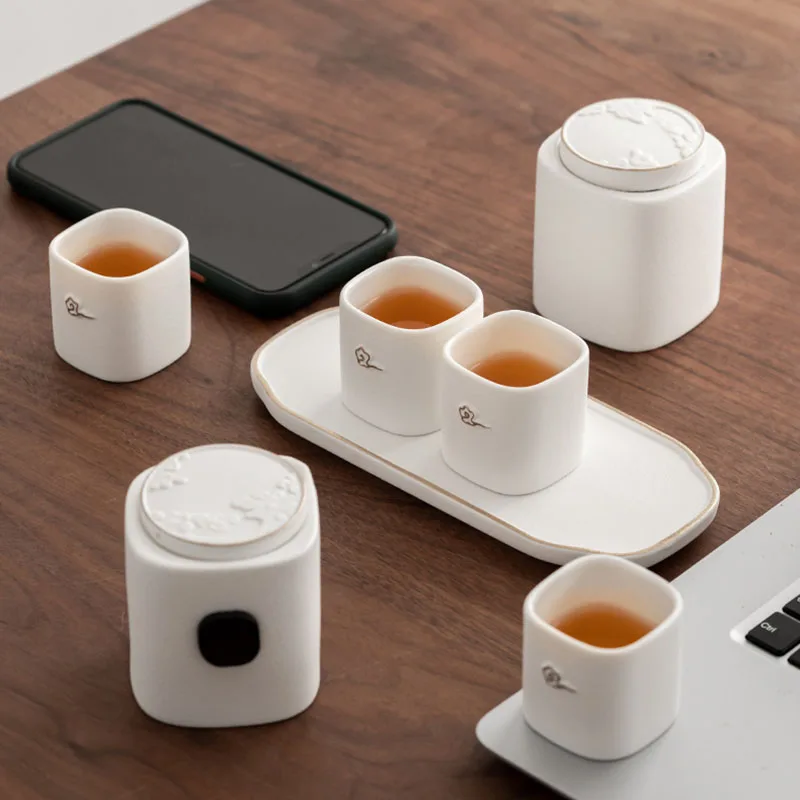 Portable Vintage Tea Set Traditional Infuser Gift Chinese Mug Teapot Tea Set Ceremony Services Jogo De Xicaras Tableware Set
Portable Vintage Tea Set Traditional Infuser Gift Chinese Mug Teapot Tea Set Ceremony Services Jogo De Xicaras Tableware Set