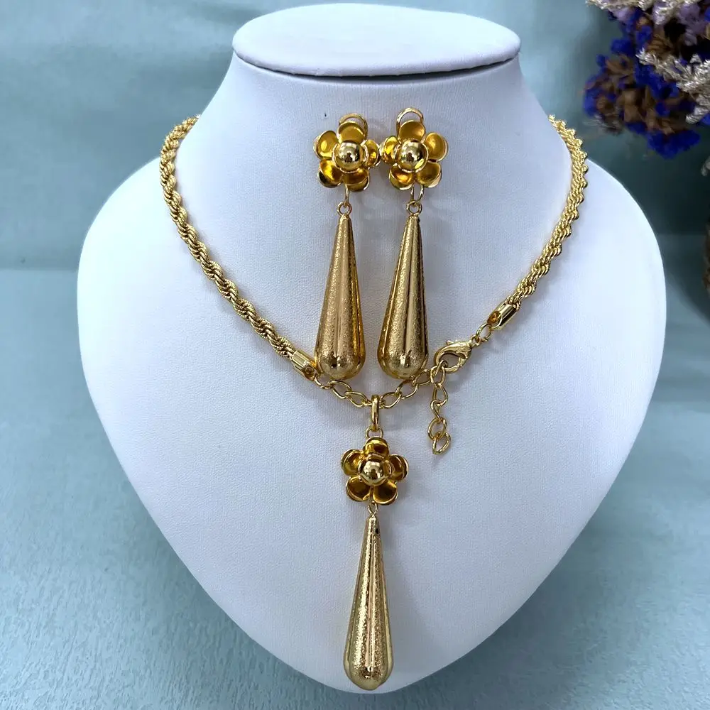 Nigerian Jewelry Set for Women Girl 45cm Long Necklace Pendant Flower Earrings Water Drop Pattern Dubai Gold Plated Jewelry Gift
Nigerian Jewelry Set for Women Girl 45cm Long Necklace Pendant Flower Earrings Water Drop Pattern Dubai Gold Plated Jewelry Gift
