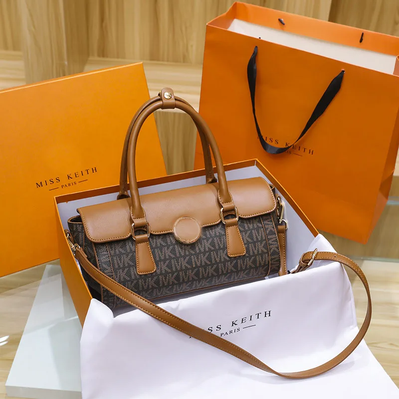 Top Luxury Brand Leather Fashion Shoulder Bag 2023 New High Quality Handheld Crossbody Bag Underarm Bag Animation Derivatives
Top Luxury Brand Leather Fashion Shoulder Bag 2023 New High Quality Handheld Crossbody Bag Underarm Bag Animation Derivatives