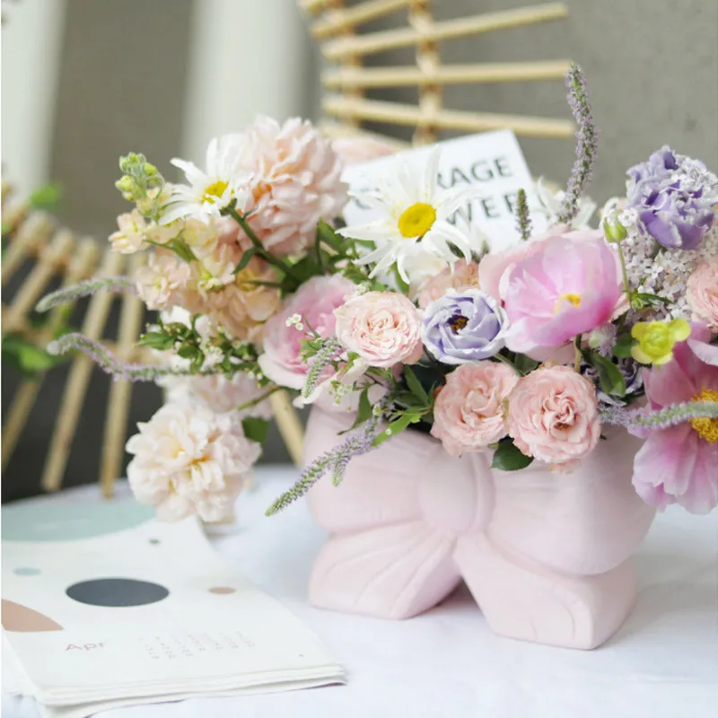 Ceramic Flower Pot Wedding Gift Bow Flower Pot Simple Creative Succulent Planting Flower Pot Home Office Desktop Decoration
Ceramic Flower Pot Wedding Gift Bow Flower Pot Simple Creative Succulent Planting Flower Pot Home Office Desktop Decoration