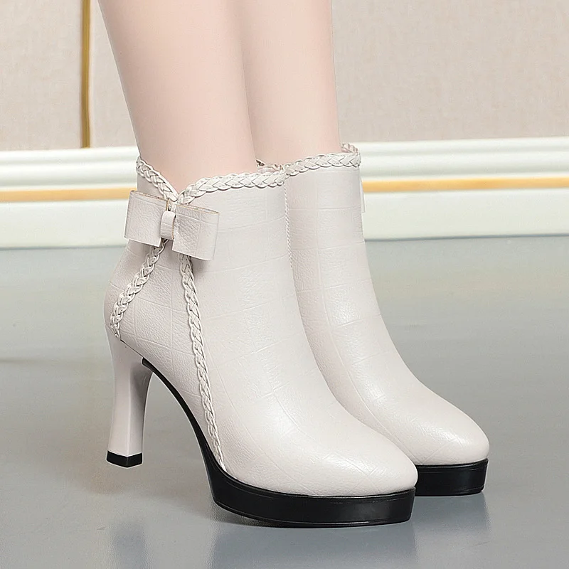CINESSD White Black High Heel Ankle Boots Women 2023 Pointed Toe Keep Warm Elegant Short Booties Ladies Ankle Buckle Decoration
CINESSD White Black High Heel Ankle Boots Women 2023 Pointed Toe Keep Warm Elegant Short Booties Ladies Ankle Buckle Decoration
