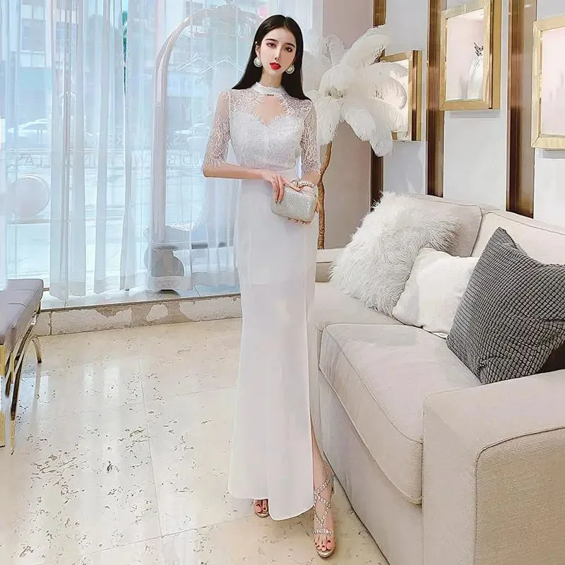 Lace stitched dress with slim waist for women summer 2022 new chic split hip wrap skirt Korean version
Lace stitched dress with slim waist for women summer 2022 new chic split hip wrap skirt Korean version