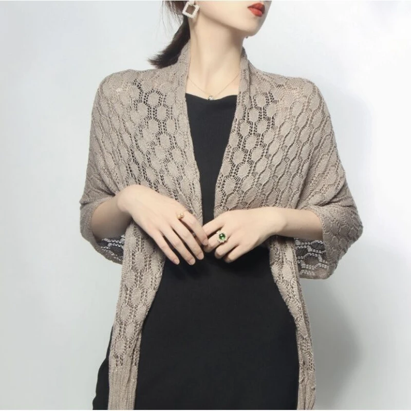 Woman Fashion Summer Air Conditioning Ice Silk Knitted Hollow Shawls Female Thin Pullover Ladies Solid Color Cape Cloaks G53
Woman Fashion Summer Air Conditioning Ice Silk Knitted Hollow Shawls Female Thin Pullover Ladies Solid Color Cape Cloaks G53