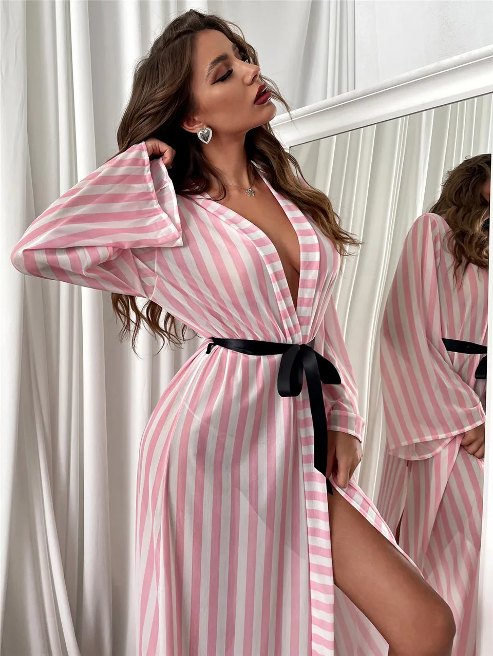 Pink Stripe Dressing Gown Summer Thin Kimono Ladies Bathrobe With Sashes Sexy Sleepwear Mesh Beachwear Bath Robes For Female
Pink Stripe Dressing Gown Summer Thin Kimono Ladies Bathrobe With Sashes Sexy Sleepwear Mesh Beachwear Bath Robes For Female