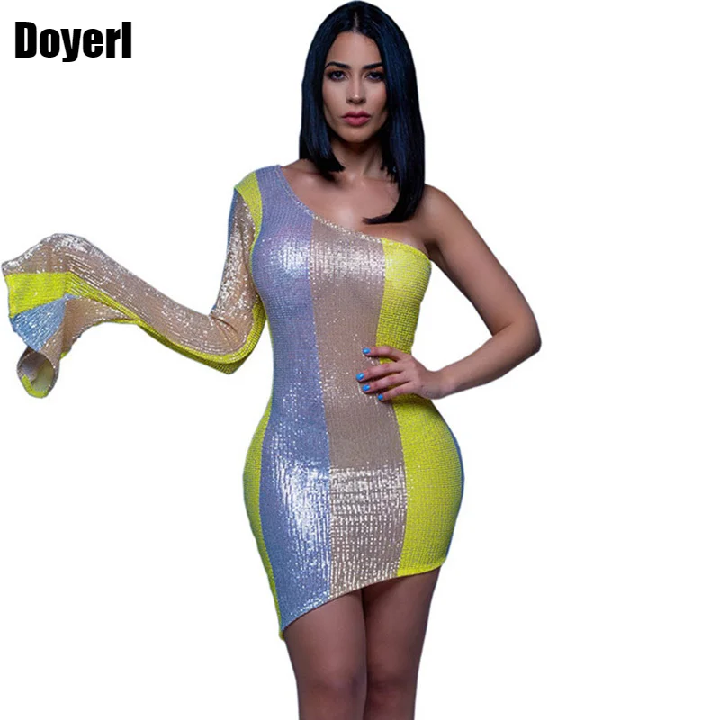 Elegant One Shoulder Sexy Glitter Dress Women Autumn Winter Long Flare Sleeve Bodycon Dress Celebrity Birthday Party Dresses 
Elegant One Shoulder Sexy Glitter Dress Women Autumn Winter Long Flare Sleeve Bodycon Dress Celebrity Birthday Party Dresses
