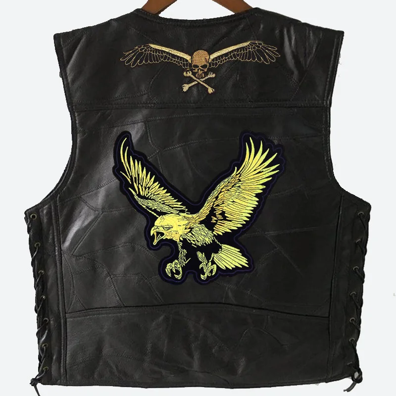 Men's spring and autumn new street motorcycle retro eagle badge embroidered leather V-neck single-breasted sleeveless vestjacket
Men's spring and autumn new street motorcycle retro eagle badge embroidered leather V-neck single-breasted sleeveless vestjacket