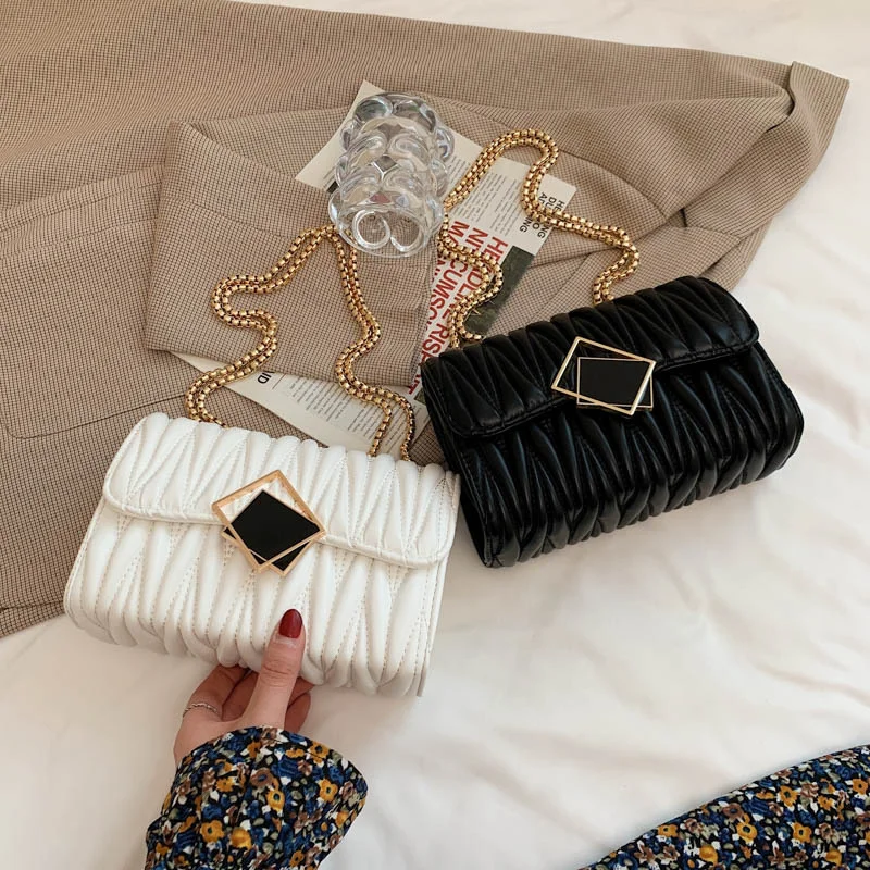 Wrinkled chain bag women's 2022 new trend this year's popular foreign style messenger bag women's Summer Fashion Shoulder Bag
Wrinkled chain bag women's 2022 new trend this year's popular foreign style messenger bag women's Summer Fashion Shoulder Bag