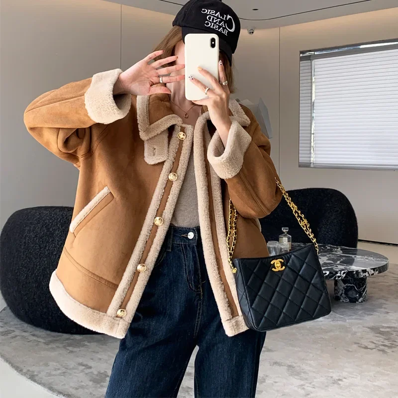 Женская укороченная куртка из искусственной кожи, утепленная короткая куртка из овечьей шерсти с воротником с лацканами, осенняя теплая верхняя одежда
Женская укороченная куртка из искусственной кожи, утепленная короткая куртка из овечьей шерсти с воротником с лацканами, осенняя теплая верхняя одежда