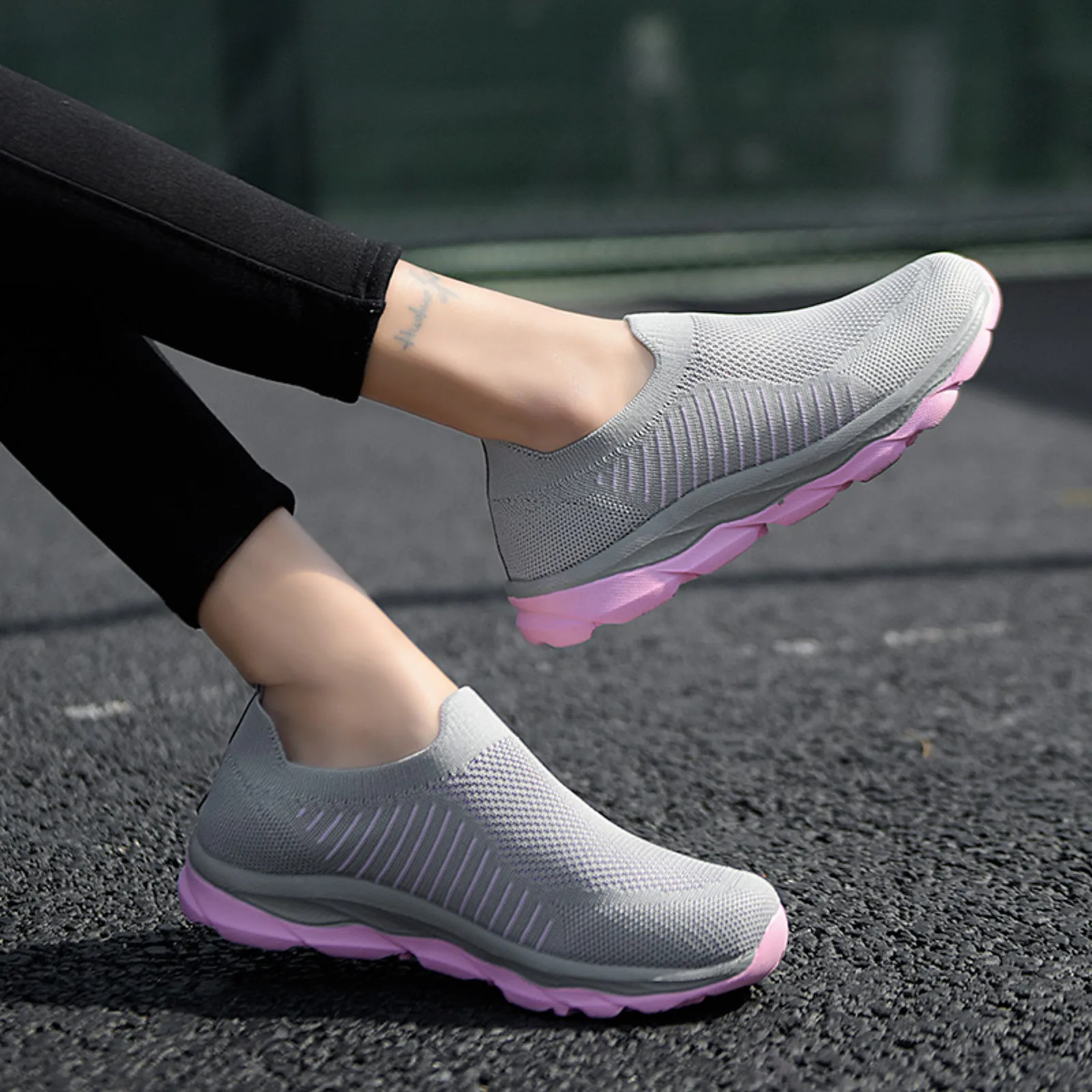 High Quality Running Shoes Women Sneakers Colorblock Flat Mesh Breathable Thick Bottom Comfort Slip-on Platform Female Sneakers
High Quality Running Shoes Women Sneakers Colorblock Flat Mesh Breathable Thick Bottom Comfort Slip-on Platform Female Sneakers