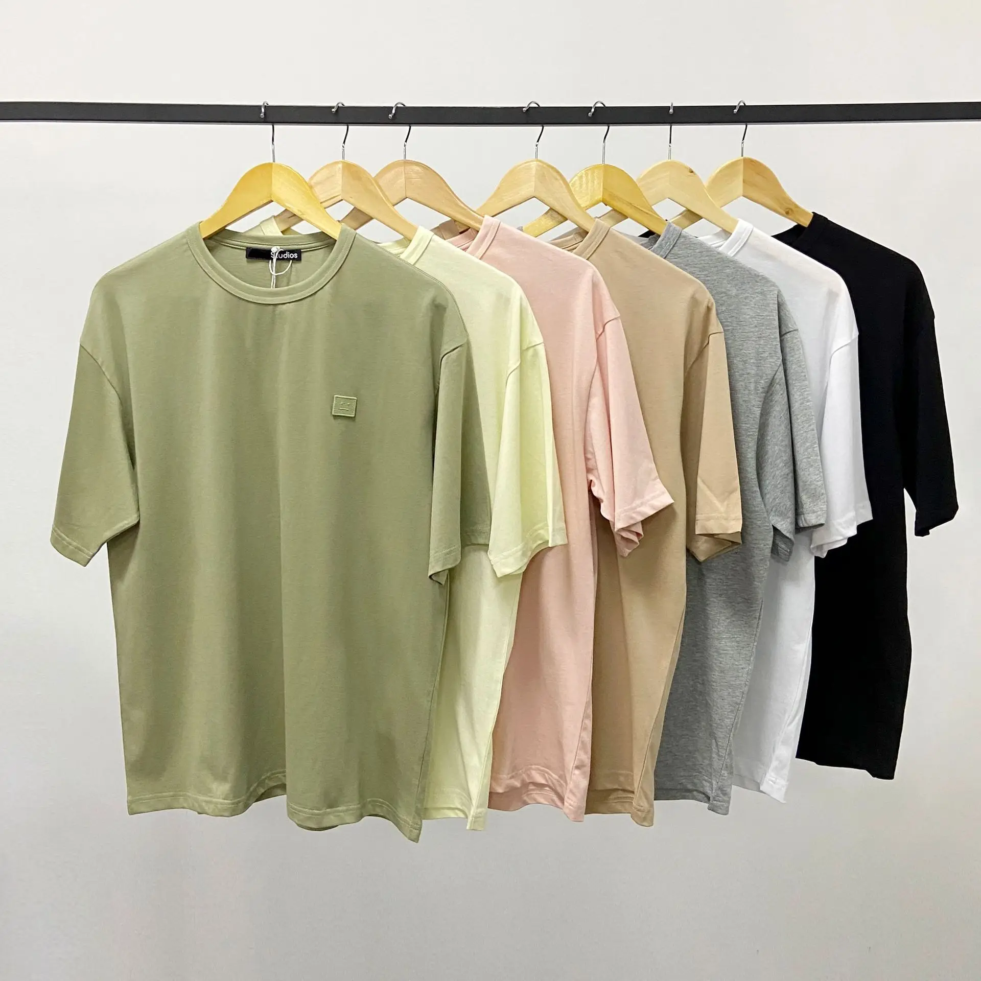 Designer New Ac studios Summer T-shirt acne Smiling Face Letter Series Cotton Slim O-Neck Short Sleeve Classic Versatile Tee
Designer New Ac studios Summer T-shirt acne Smiling Face Letter Series Cotton Slim O-Neck Short Sleeve Classic Versatile Tee