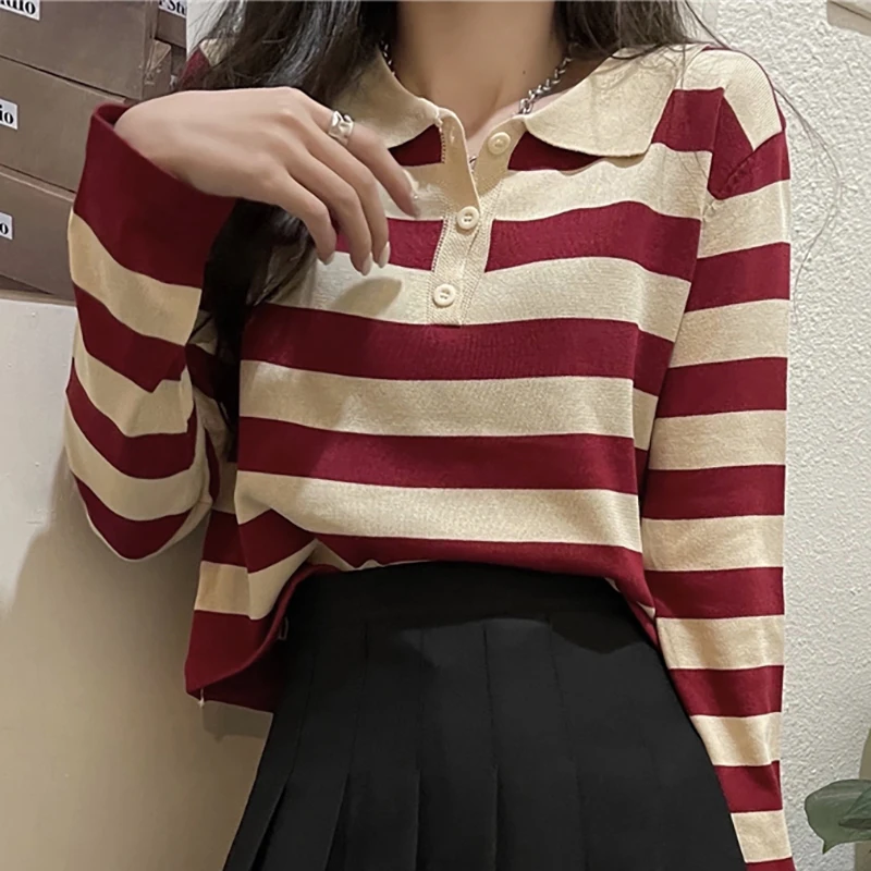 Women's 2022 Spring Fashion Knitting T Shirts Turn-down Collar Casual Short Tops Female Button Striped Loose T-Shirt Tees Femme
Women's 2022 Spring Fashion Knitting T Shirts Turn-down Collar Casual Short Tops Female Button Striped Loose T-Shirt Tees Femme