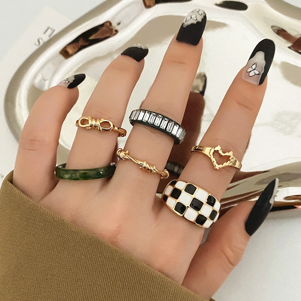 2022 New 6Pcs/Set Infinity Rings Set For Women Girls Green Resin Crystal Checker Board Finger Rings Trend Jewelry Party Gifts
2022 New 6Pcs/Set Infinity Rings Set For Women Girls Green Resin Crystal Checker Board Finger Rings Trend Jewelry Party Gifts