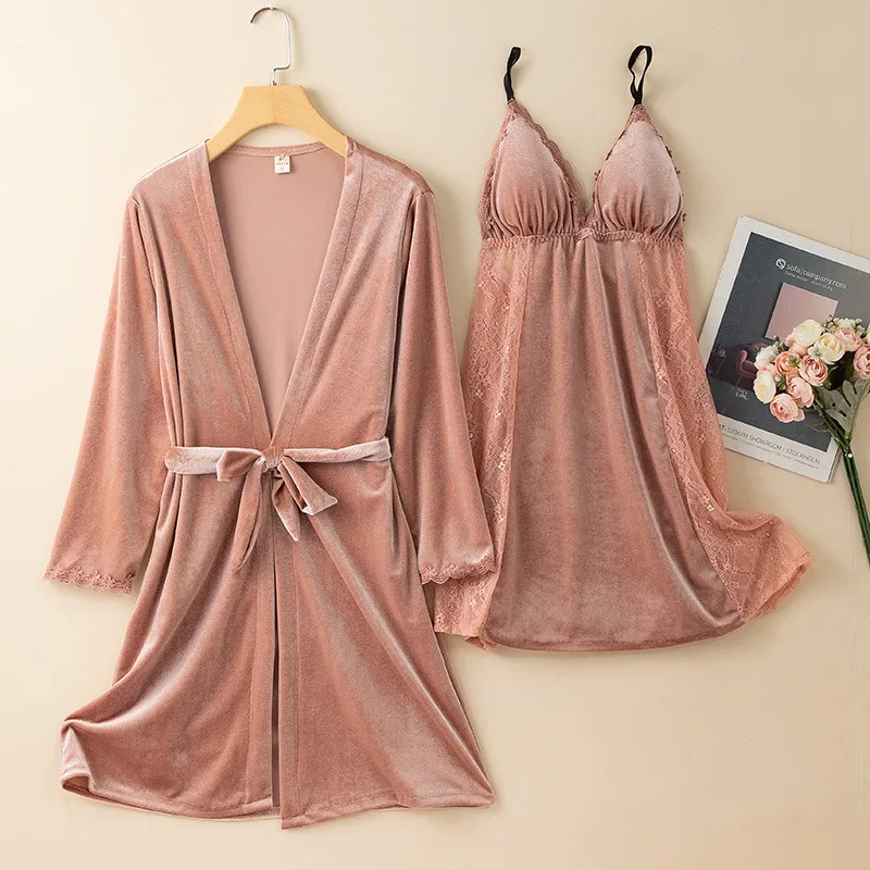 Autumn Wintre Velour Bathrobe Home Wear Suit Sexy Pink Velvet Wedding Bride Robe Patchwork Perspective Lace Suspender Nightdress
Autumn Wintre Velour Bathrobe Home Wear Suit Sexy Pink Velvet Wedding Bride Robe Patchwork Perspective Lace Suspender Nightdress