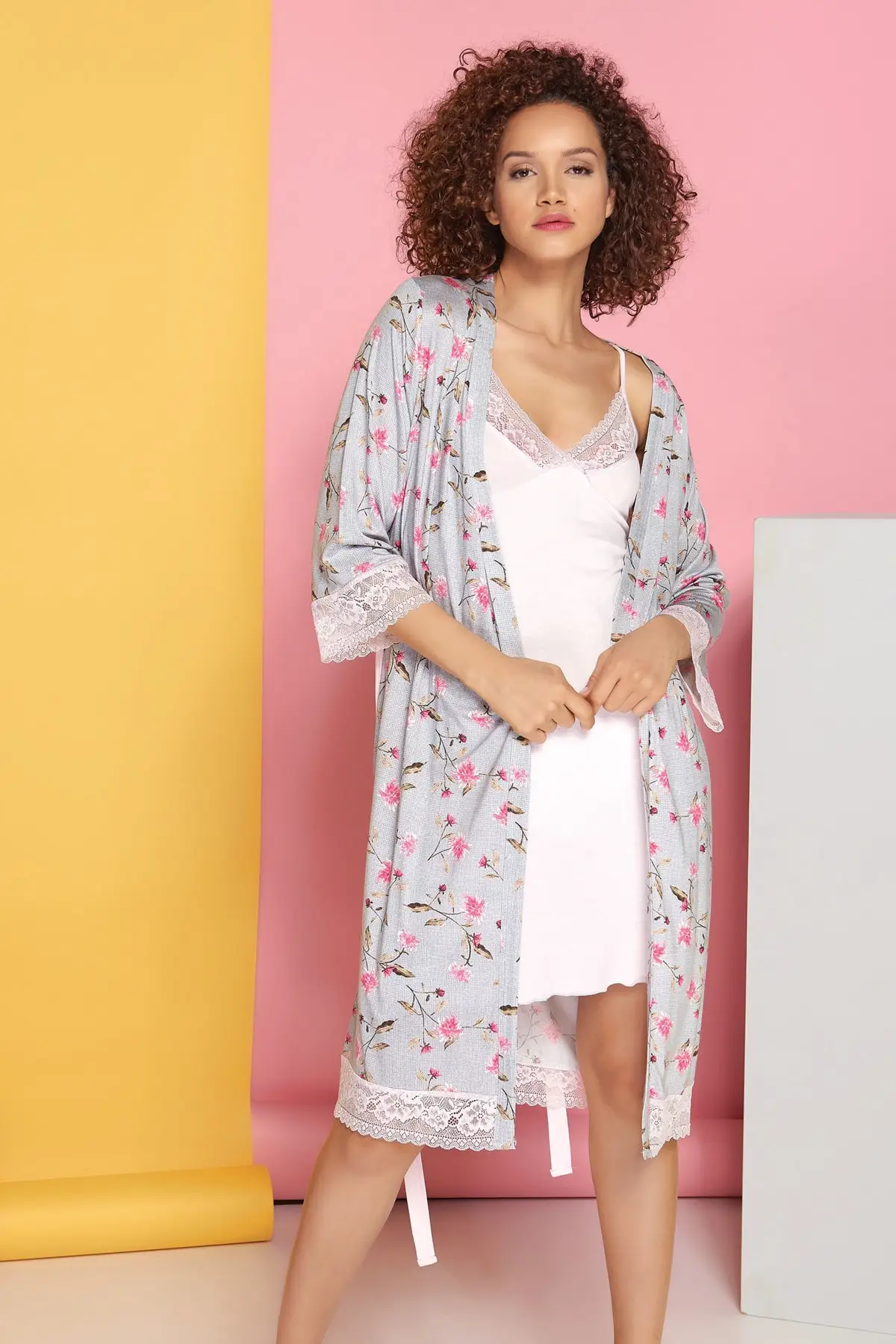 Dressing Gown Floral Fashion Robe Female Bathrobe Sexy Peignoir Kimono Bride Dressing Gown Gown Gown Gown Gown
Dressing Gown Floral Fashion Robe Female Bathrobe Sexy Peignoir Kimono Bride Dressing Gown Gown Gown Gown Gown