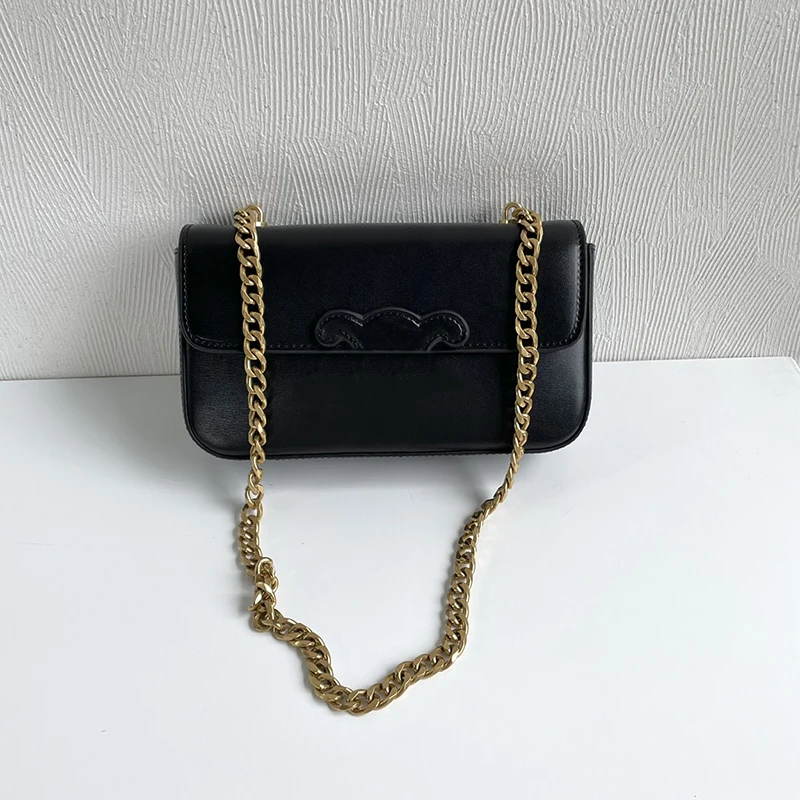 Женская кожаная сумка на плечо, маленькая квадратная сумка-Кроссбоди с цепочкой-клапаном, Размер 20 см, № 8058, 2022
Женская кожаная сумка на плечо, маленькая квадратная сумка-Кроссбоди с цепочкой-клапаном, Размер 20 см, № 8058, 2022