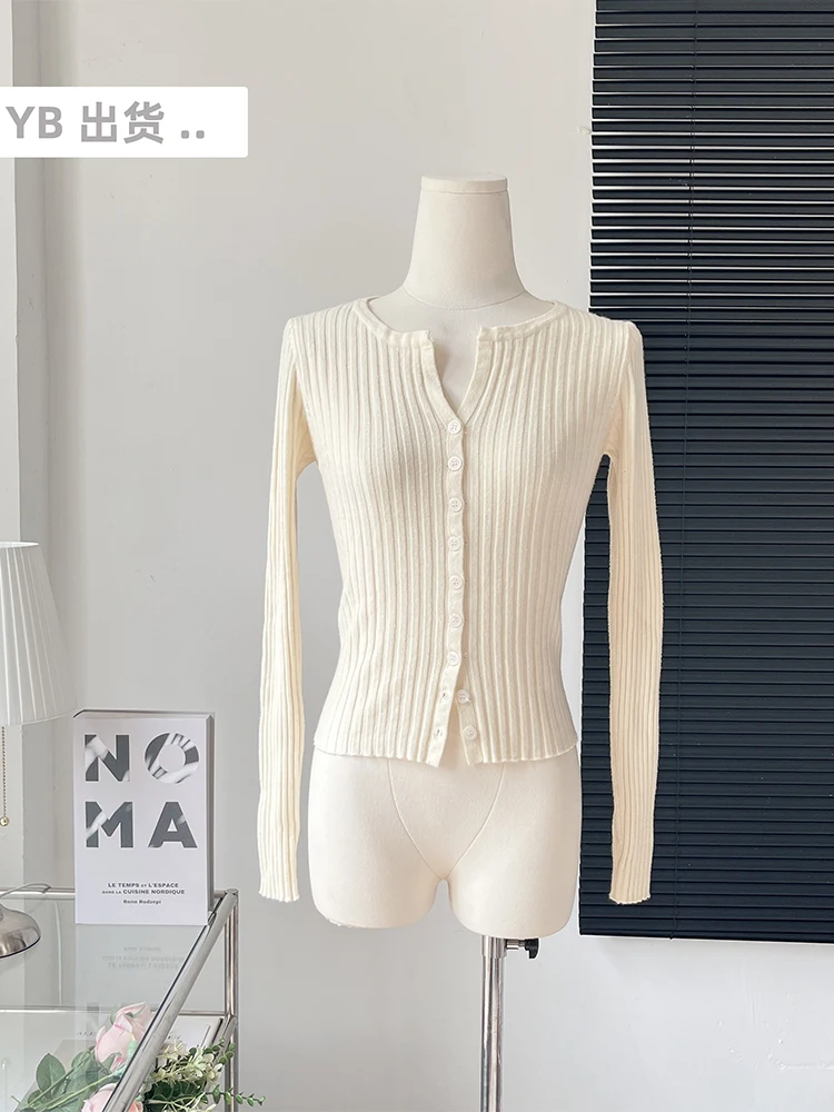 Женский трикотажный кардиган в полоску, белый классический облегающий Кардиган с длинным рукавом и V-образным вырезом, базовый облегающий с...
Женский трикотажный кардиган в полоску, белый классический облегающий Кардиган с длинным рукавом и V-образным вырезом, базовый облегающий с...