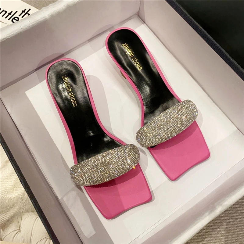 2022 Summer Women Slipper Fashion Bling Crystal Ladies Elegant Ankle Lace Up Rome Sandal Square Toe Square Low Heel Slides Shoes
2022 Summer Women Slipper Fashion Bling Crystal Ladies Elegant Ankle Lace Up Rome Sandal Square Toe Square Low Heel Slides Shoes