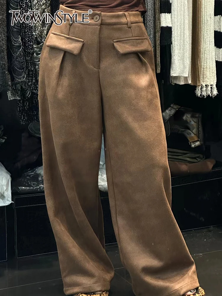 TWOTWINSTYLE однотонные повседневные Свободные Лоскутные Брюки на пуговицах для женщин с высокой талией минималистичные кожаные винтажные широкие брюки женские 2023
TWOTWINSTYLE однотонные повседневные Свободные Лоскутные Брюки на пуговицах для женщин с высокой талией минималистичные кожаные винтажные широкие брюки женские 2023