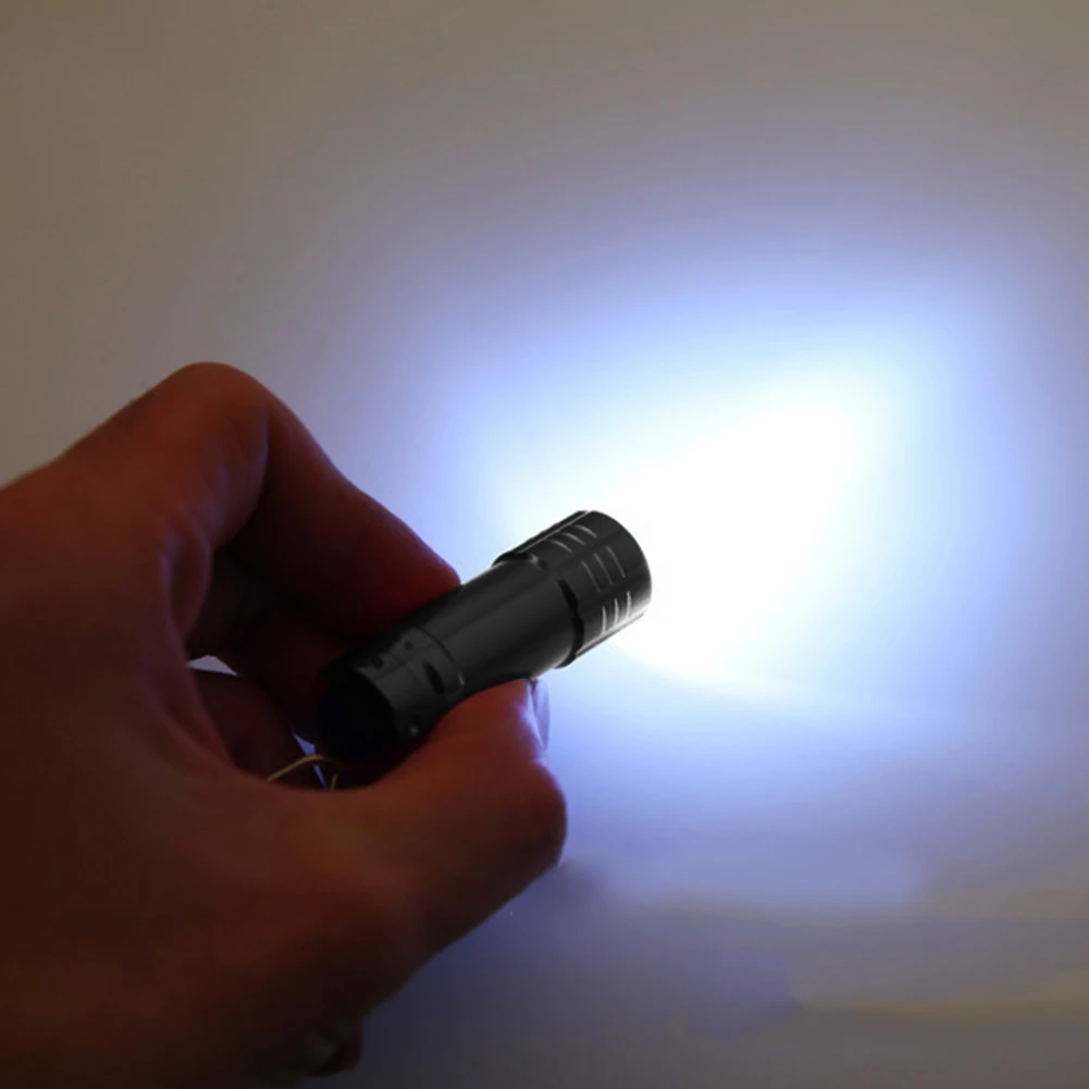 Мини-брелок со светодиодной подсветкой, карманный портативный фонарь для экстренных ситуаций, освещение для кемпинга и походов, из алюмини...
Мини-брелок со светодиодной подсветкой, карманный портативный фонарь для экстренных ситуаций, освещение для кемпинга и походов, из алюмини...