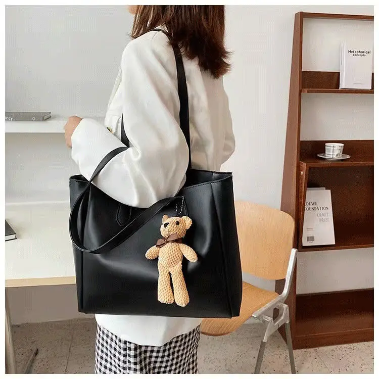 High School Girls Shoulder Tote Bag With Little Bear Spring Women's Fashion Bags 2022 Big Capacity Shopper Bags トートバッグ Bolsa
High School Girls Shoulder Tote Bag With Little Bear Spring Women's Fashion Bags 2022 Big Capacity Shopper Bags トートバッグ Bolsa