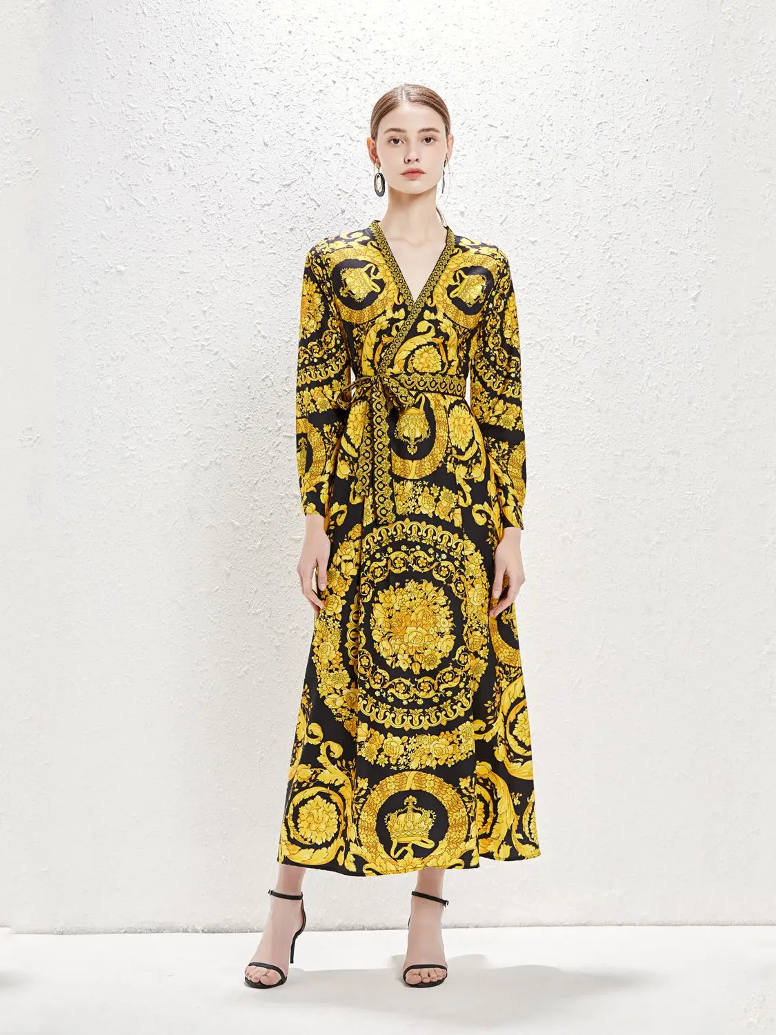 Women's V Neck Full Sleeve Wrap Lace Up Flower Gold Print Elegant Party Vestido Fashion Designer Vintage Baroque Long Dress 6260
Women's V Neck Full Sleeve Wrap Lace Up Flower Gold Print Elegant Party Vestido Fashion Designer Vintage Baroque Long Dress 6260