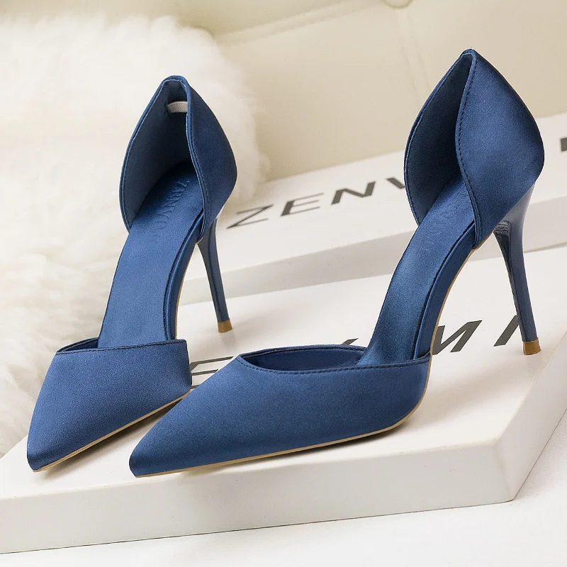 Fashion Elegant Pure Color Women's Shoes High Heels Thin Heel Sexy Ladies Pumps High Silk Hollow Out Sandals Woman Pink Pumps
Fashion Elegant Pure Color Women's Shoes High Heels Thin Heel Sexy Ladies Pumps High Silk Hollow Out Sandals Woman Pink Pumps