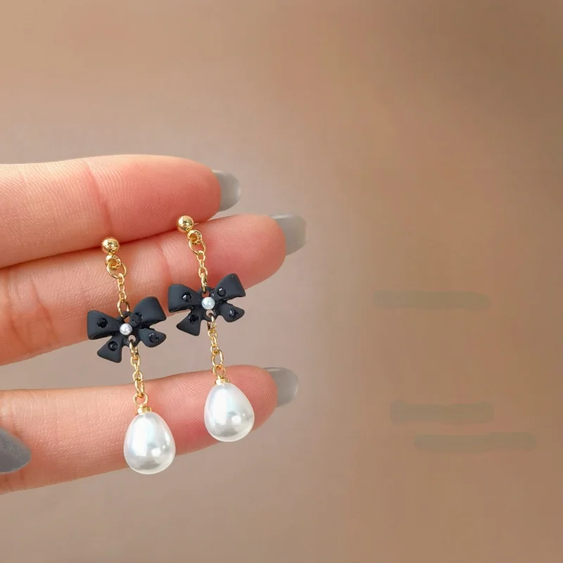 S925 needle Sweet Jewelry Bow Earrings Popular Design Elegant Simulated Pearl Drop Earrings For Girl Lady Gifts
S925 needle Sweet Jewelry Bow Earrings Popular Design Elegant Simulated Pearl Drop Earrings For Girl Lady Gifts