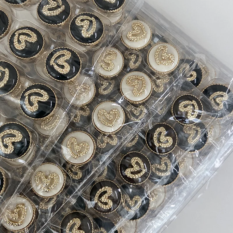 Luxury Metal Buttons Heart Decorative For Fur Coats Cardigan Clothing Sewing Embellishments Garments Diy Crafting Supplies 3pcs
Luxury Metal Buttons Heart Decorative For Fur Coats Cardigan Clothing Sewing Embellishments Garments Diy Crafting Supplies 3pcs