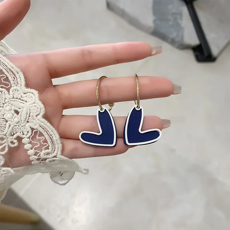 Korean Earrings Blue White Heart Heart Clip Earrings Clip on Earrings Fake Piercing Earring Party Jewelry Earrings for Women
Korean Earrings Blue White Heart Heart Clip Earrings Clip on Earrings Fake Piercing Earring Party Jewelry Earrings for Women