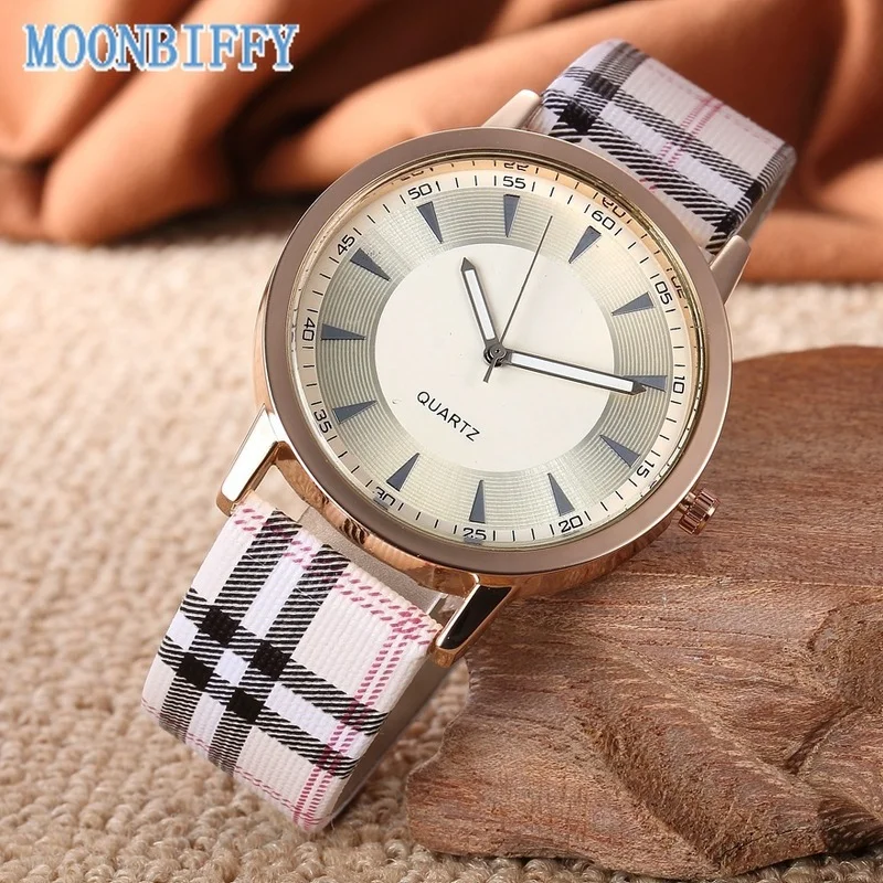 Luxury Check Belt Women Watches Simple Rose Gold Dial Ladies Dress Business Quartz Watch Casual Wristwatch Relogio Feminino
Luxury Check Belt Women Watches Simple Rose Gold Dial Ladies Dress Business Quartz Watch Casual Wristwatch Relogio Feminino