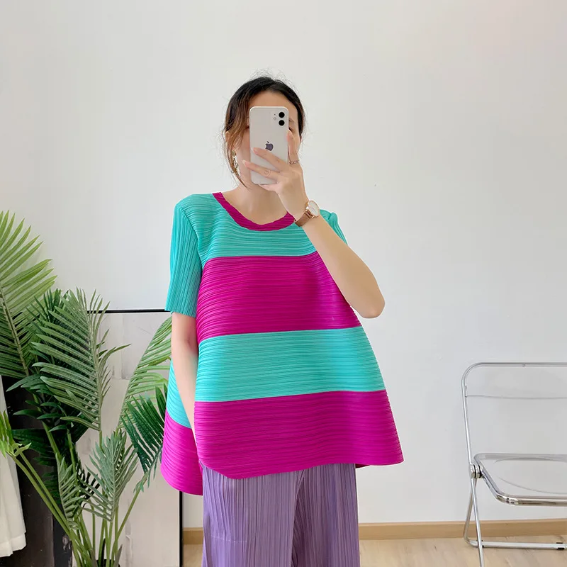 Miyake/плиссированная летняя футболка с короткими рукавами для женщин, новинка 2022, свободный большой размер
Miyake/плиссированная летняя футболка с короткими рукавами для женщин, новинка 2022, свободный большой размер