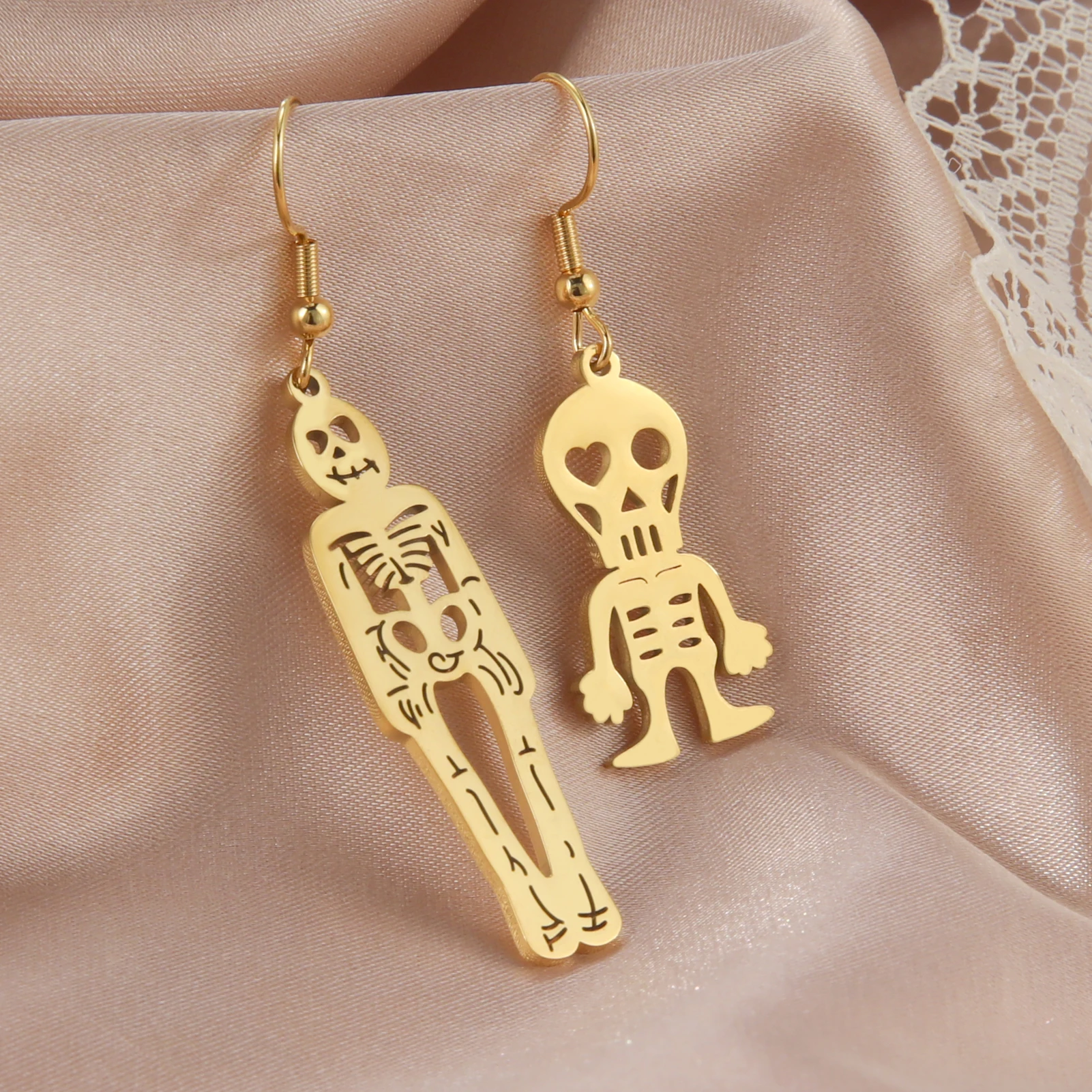 COOLTIME Asymmetrical Personality Skeleton Skull Dangle Earrings for Women Stainless Steel Hoop Earrings Jewelry Festival Gift
COOLTIME Asymmetrical Personality Skeleton Skull Dangle Earrings for Women Stainless Steel Hoop Earrings Jewelry Festival Gift