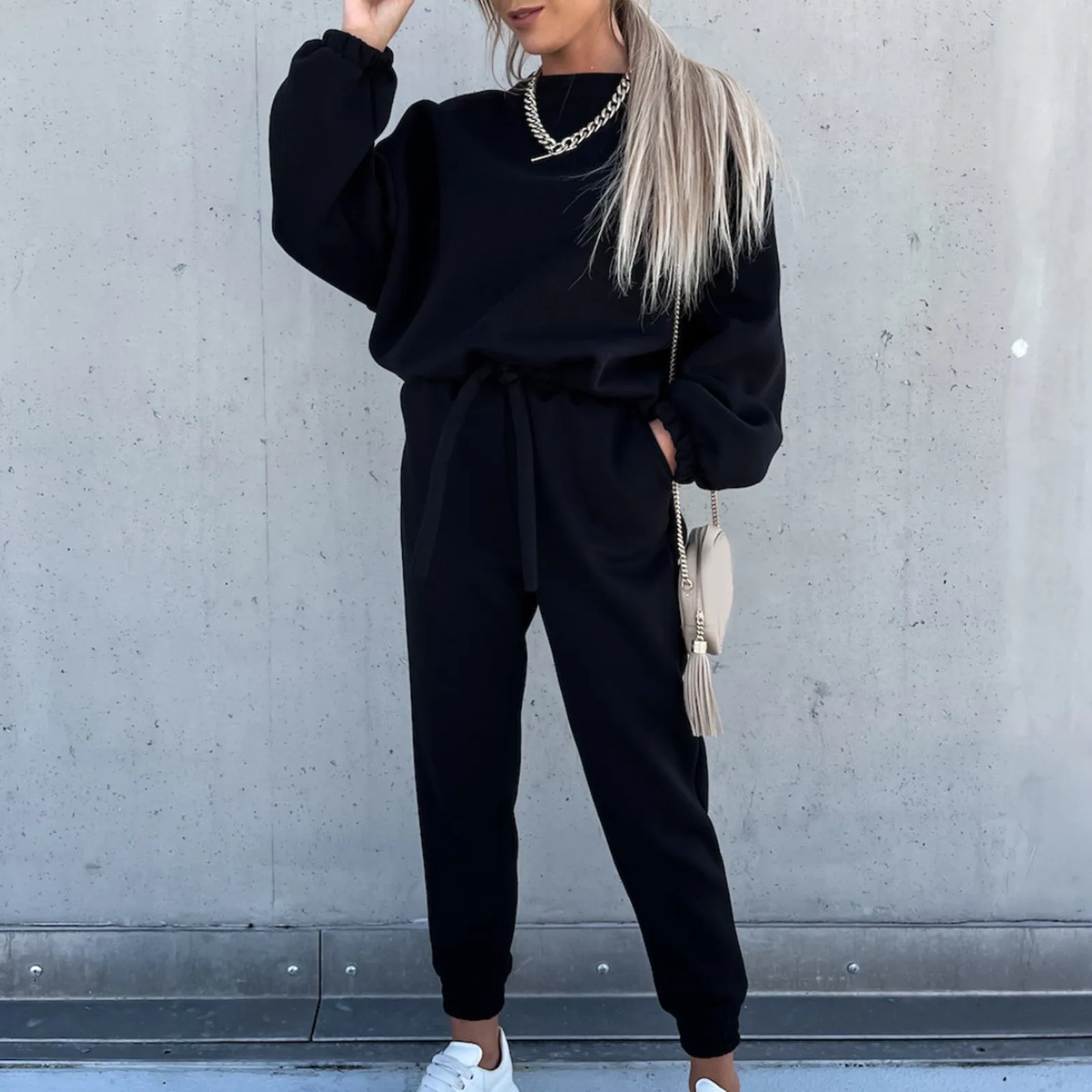 Autumn Winter Women's Casual Two Piece Set Tracksuit Fashionable Solid Color Long Sleeve Sweatshirt Casual Pocket Pants Suit
Autumn Winter Women's Casual Two Piece Set Tracksuit Fashionable Solid Color Long Sleeve Sweatshirt Casual Pocket Pants Suit