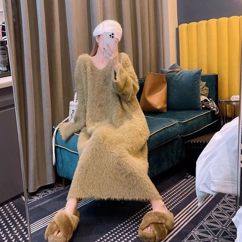 Lazy and gentle white knee-length woolen dress for women autumn and winter 2023 popular imitation mink long dress for women
Lazy and gentle white knee-length woolen dress for women autumn and winter 2023 popular imitation mink long dress for women